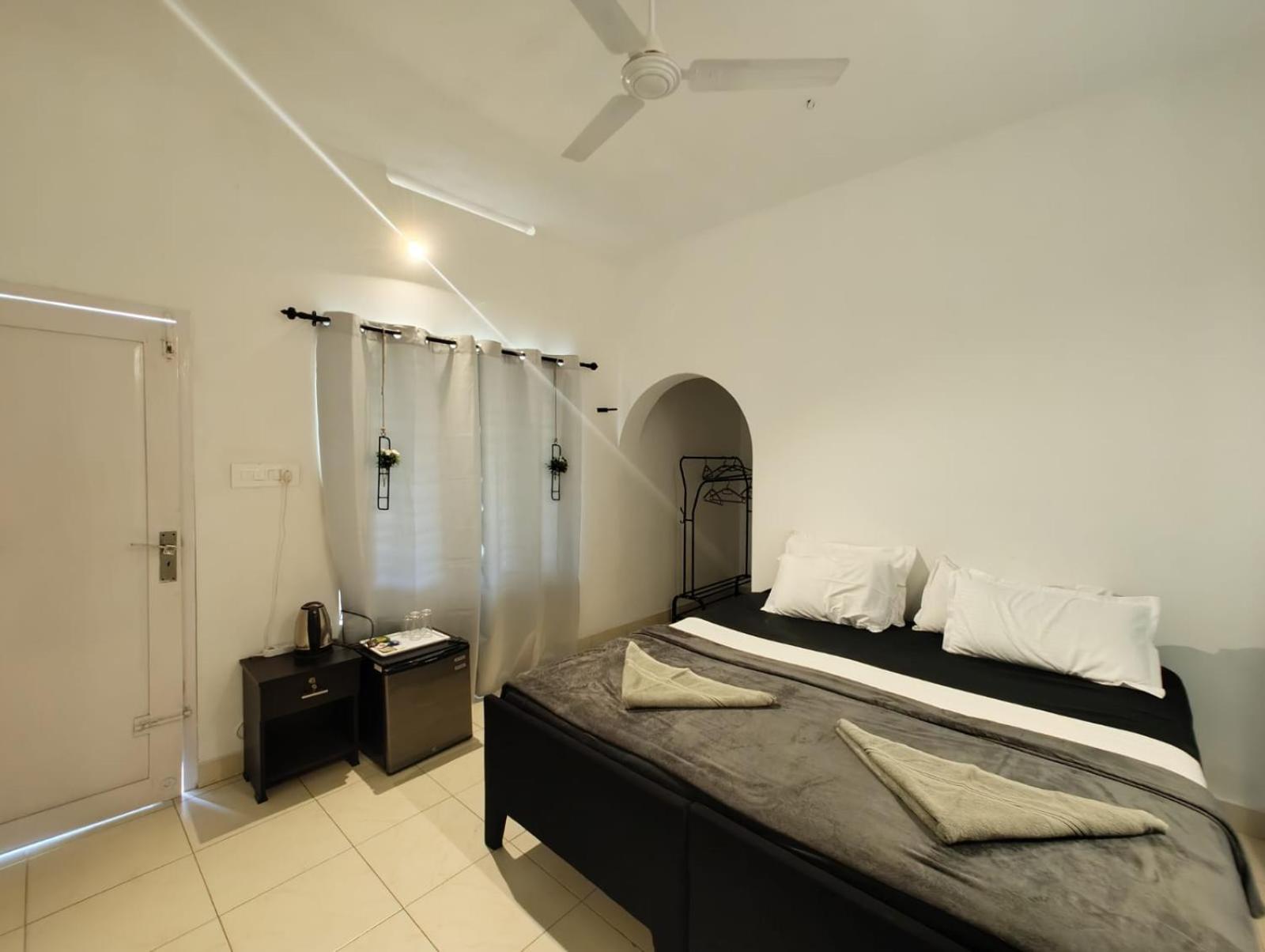Satta Beach Deluxe Varkala Szoba fotó