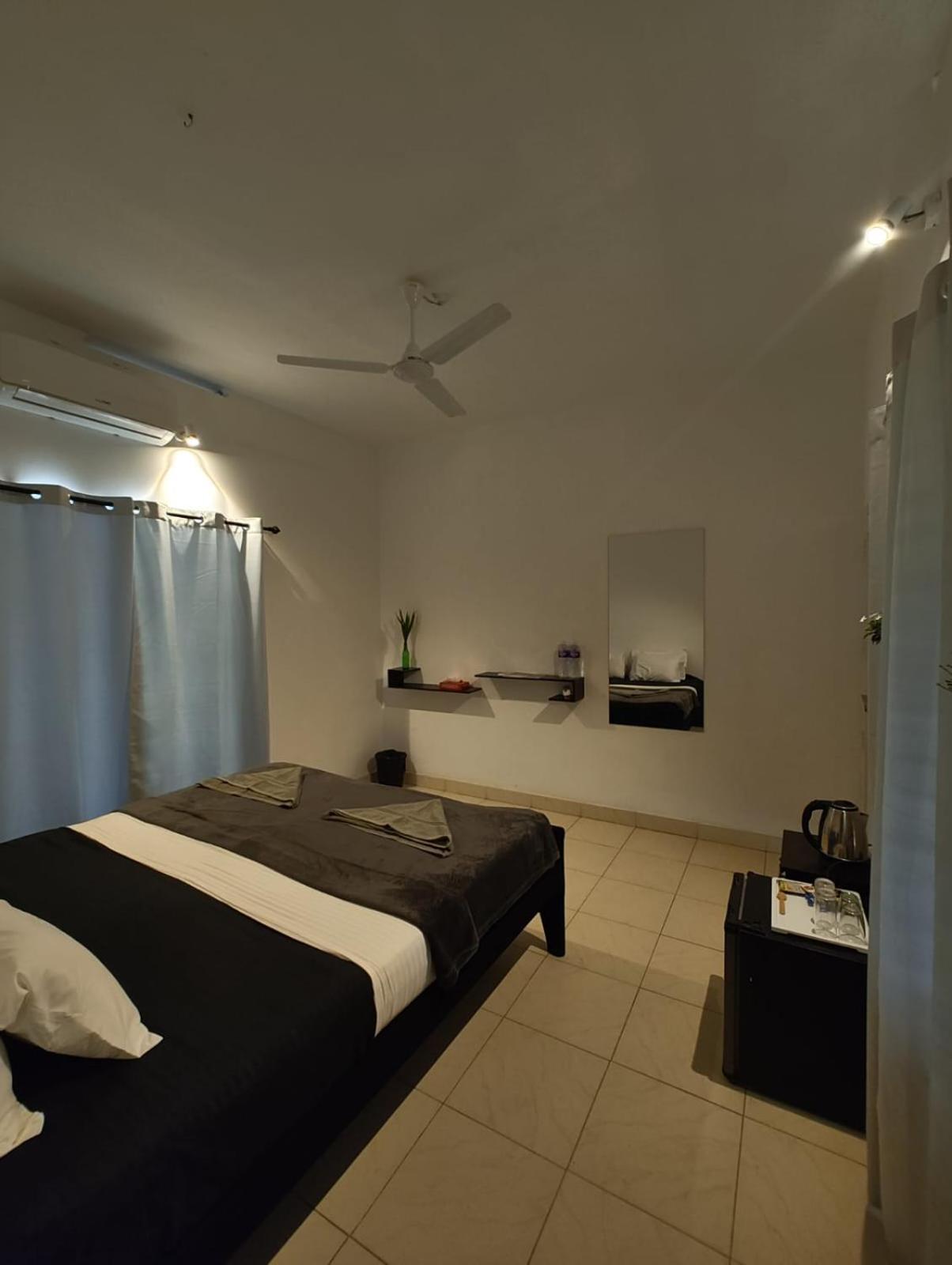 Satta Beach Deluxe Varkala Szoba fotó